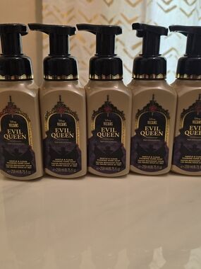 Disney: Bath & Body Works Evil Queen Villain Foaming Hand Soap 8oz, Set Of 5 NIB